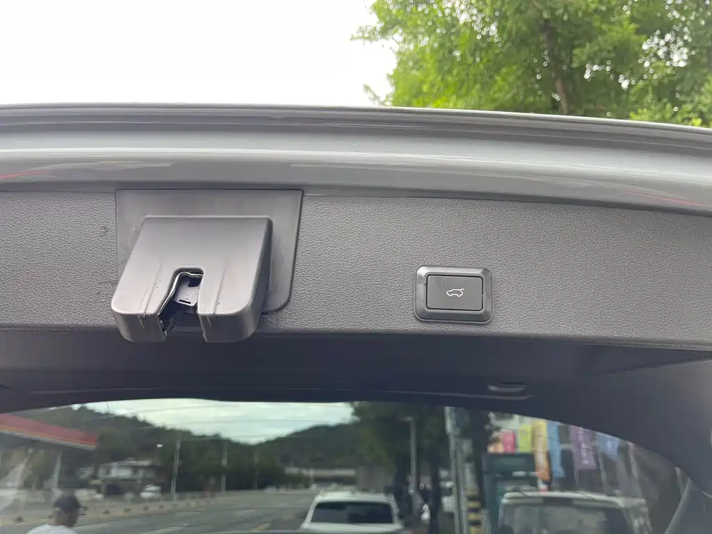 Audi Q2L 2022 — фото 20