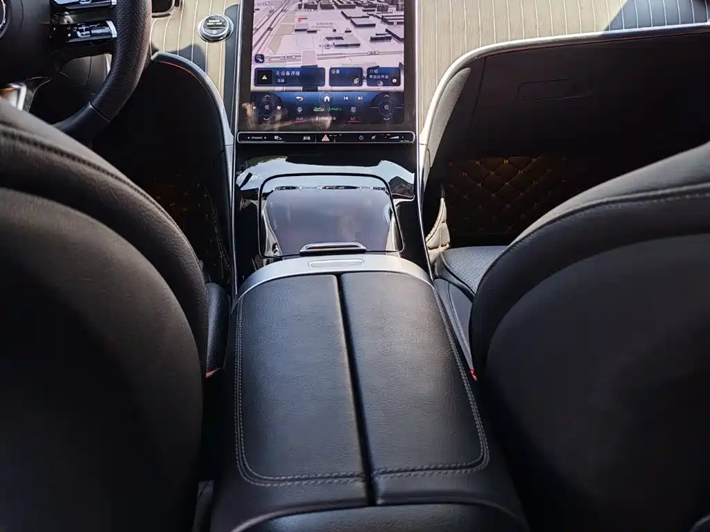 Mercedes-Benz C-Class 2023 — фото 19
