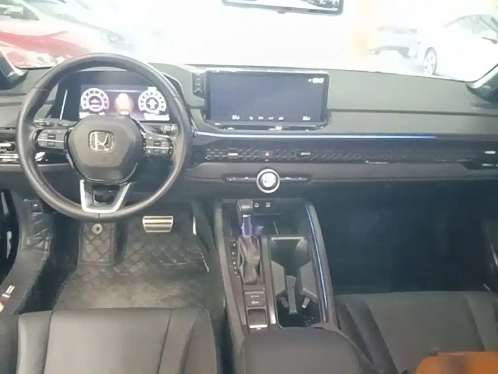 Honda Accord 2023 — фото 10