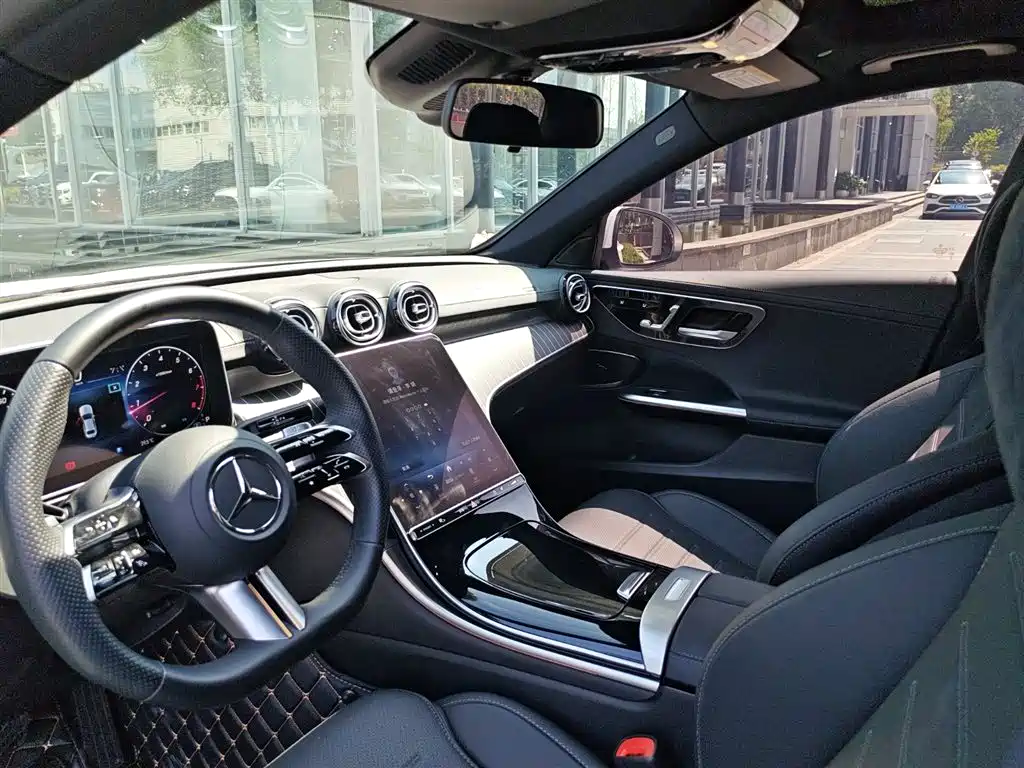 Mercedes-Benz C-Class 2023 — фото 10