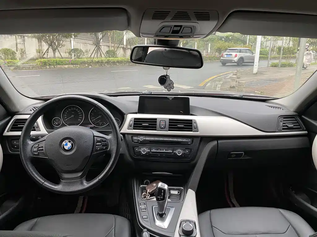 BMW 3 Series 2015 — фото 12