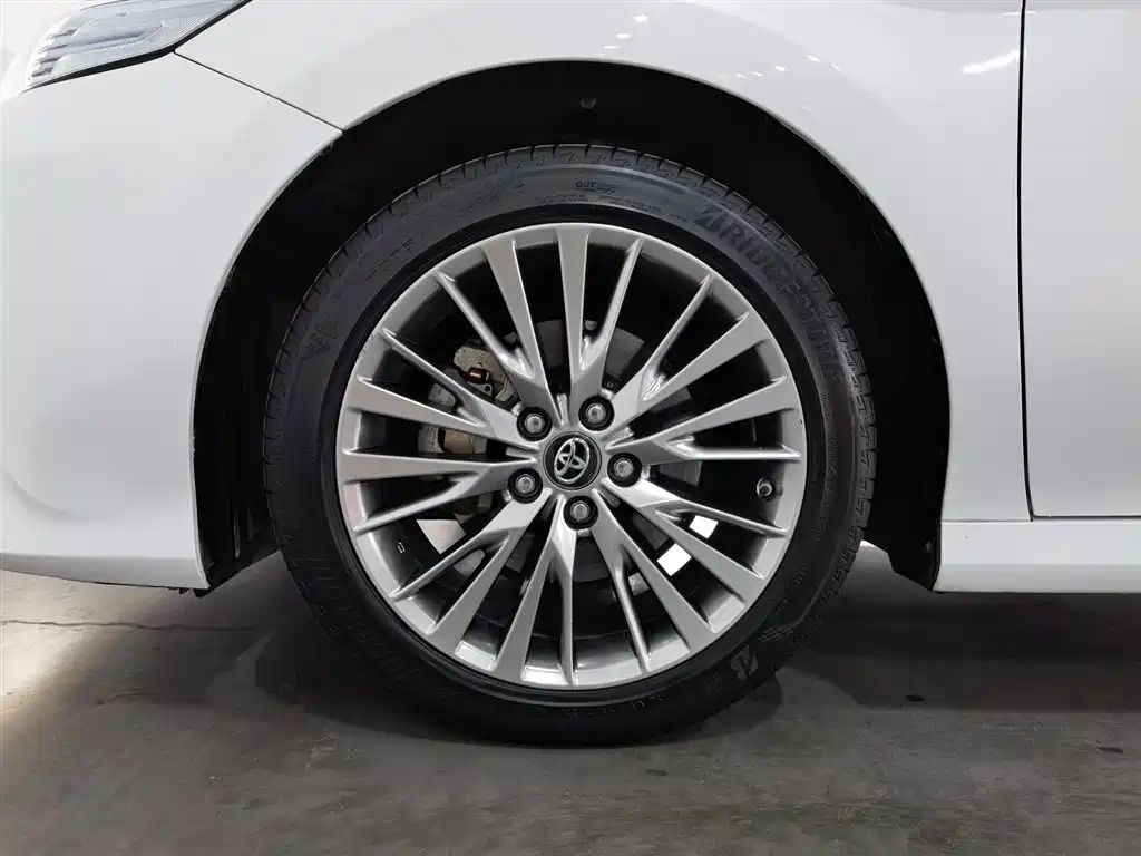 Toyota Camry 2020 — фото 17
