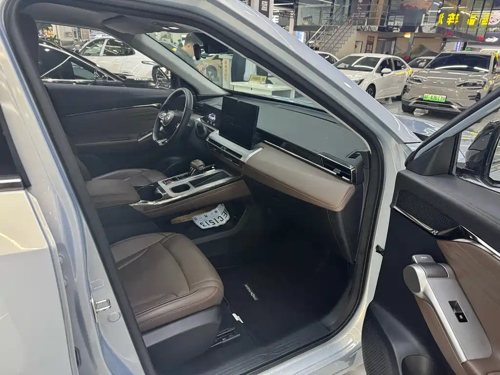 GAC Motor Trumpchi GS4 2024 — фото 14