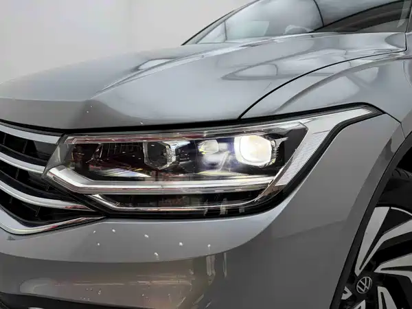 Volkswagen Tiguan L 2022