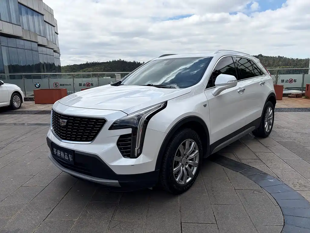 Cadillac XT4 2019 — фото 1