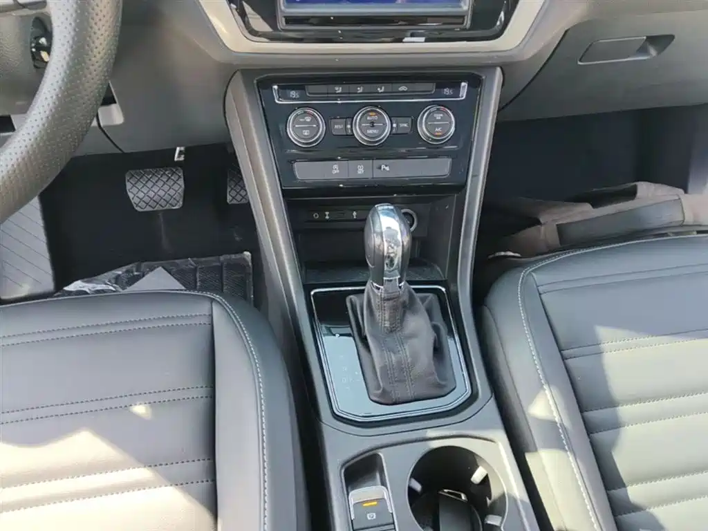 Volkswagen Touran 2019 — фото 14