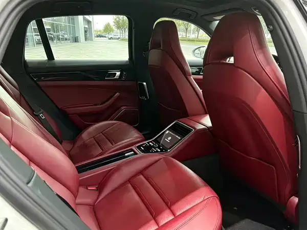 Porsche Panamera 2021