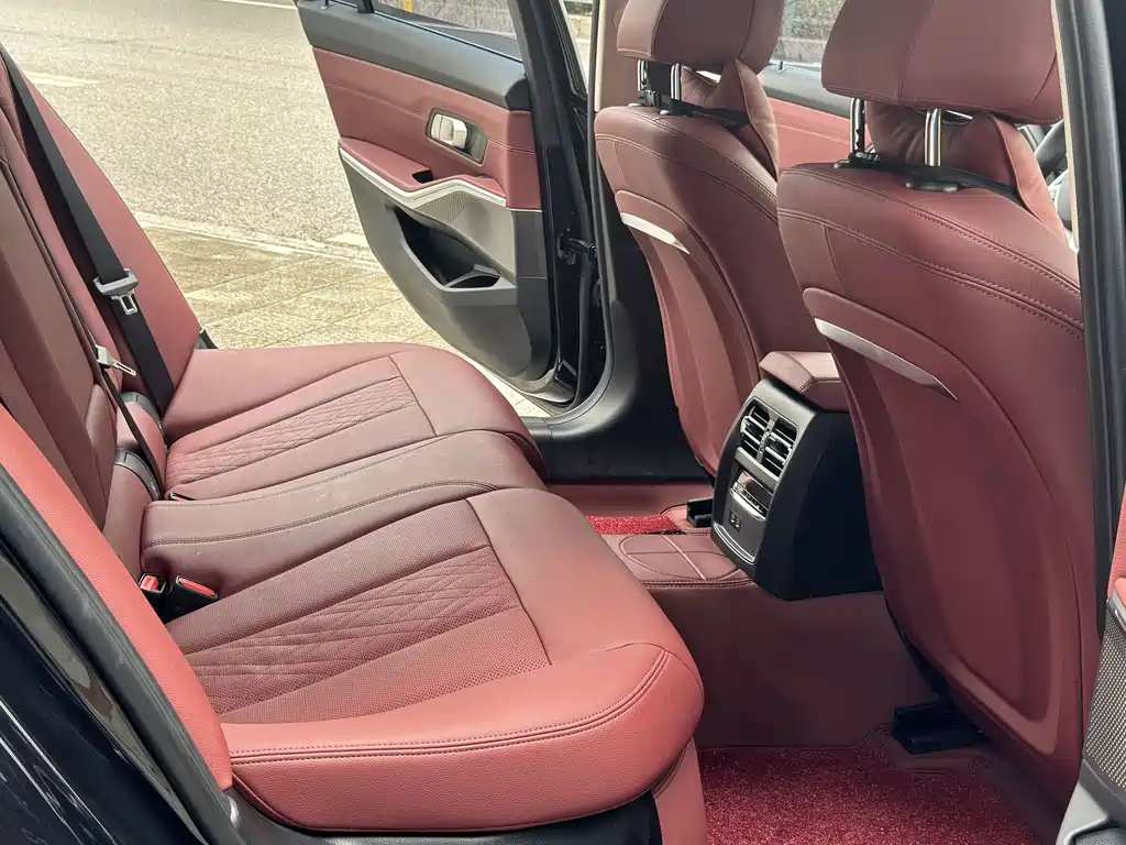 BMW 3 Series 2023 — фото 13