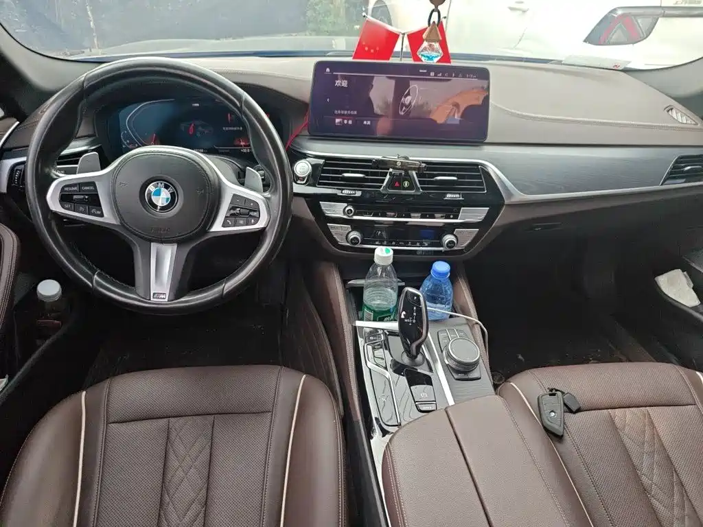 BMW 5 Series 2021 — фото 10