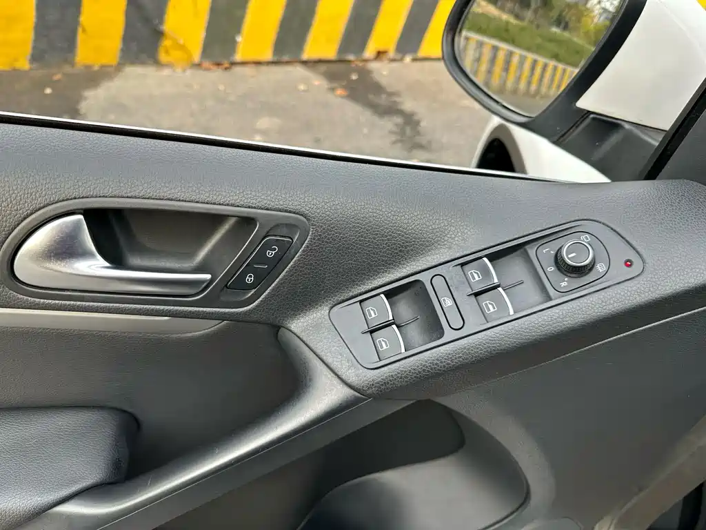 Volkswagen Tiguan 2015 — фото 18