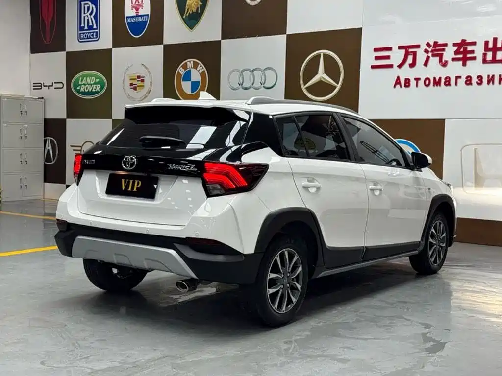 Toyota Yaris L 2022