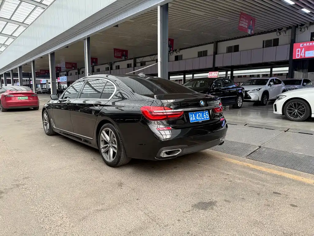 BMW 7 Series 2019 — фото 26