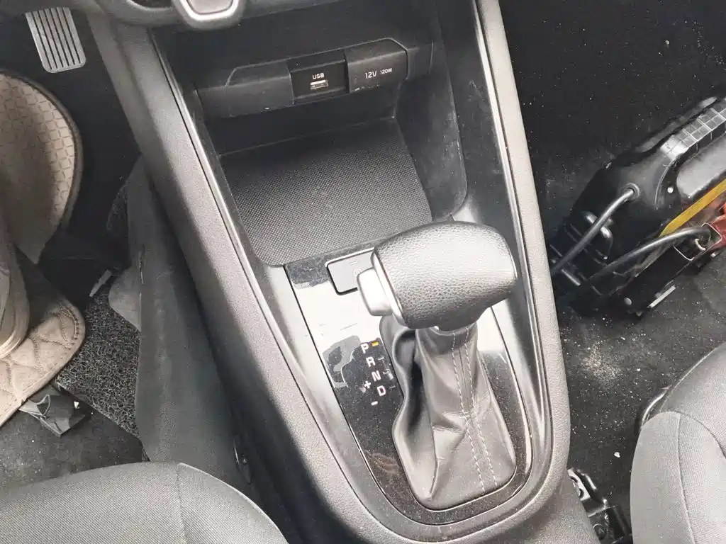 Kia Forte 2018 — фото 10
