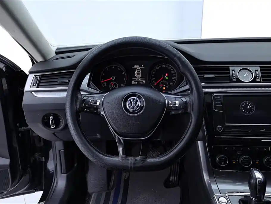 Volkswagen Passat 2019 — фото 15