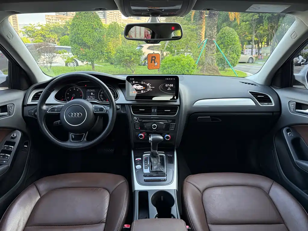 Audi A4L 2016