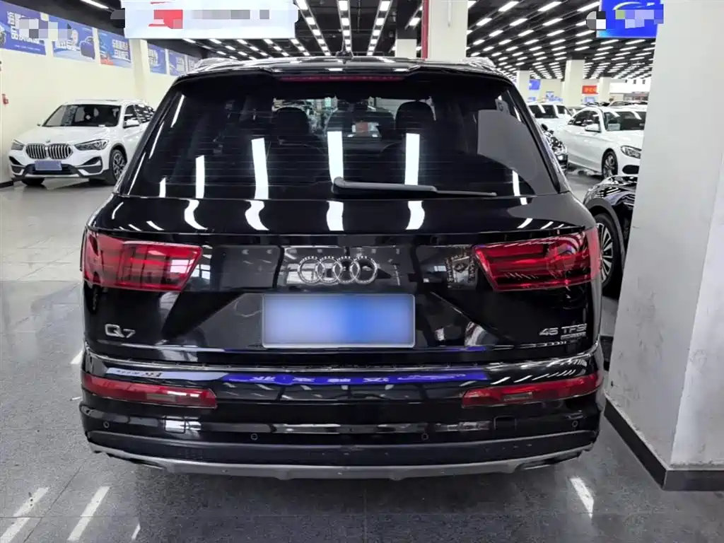 Audi Q7 2019 — фото 6