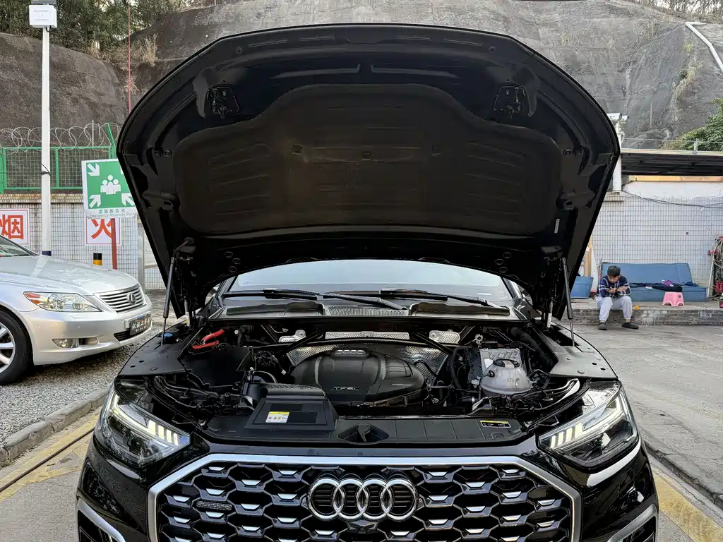 Audi Q5L Sportback 2021 — фото 18