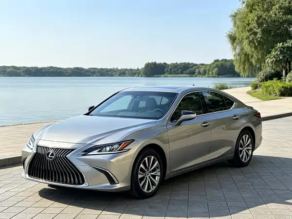 Lexus ES 2020