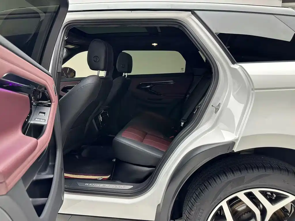 Land Rover Range Rover Evoque 2023 — фото 5