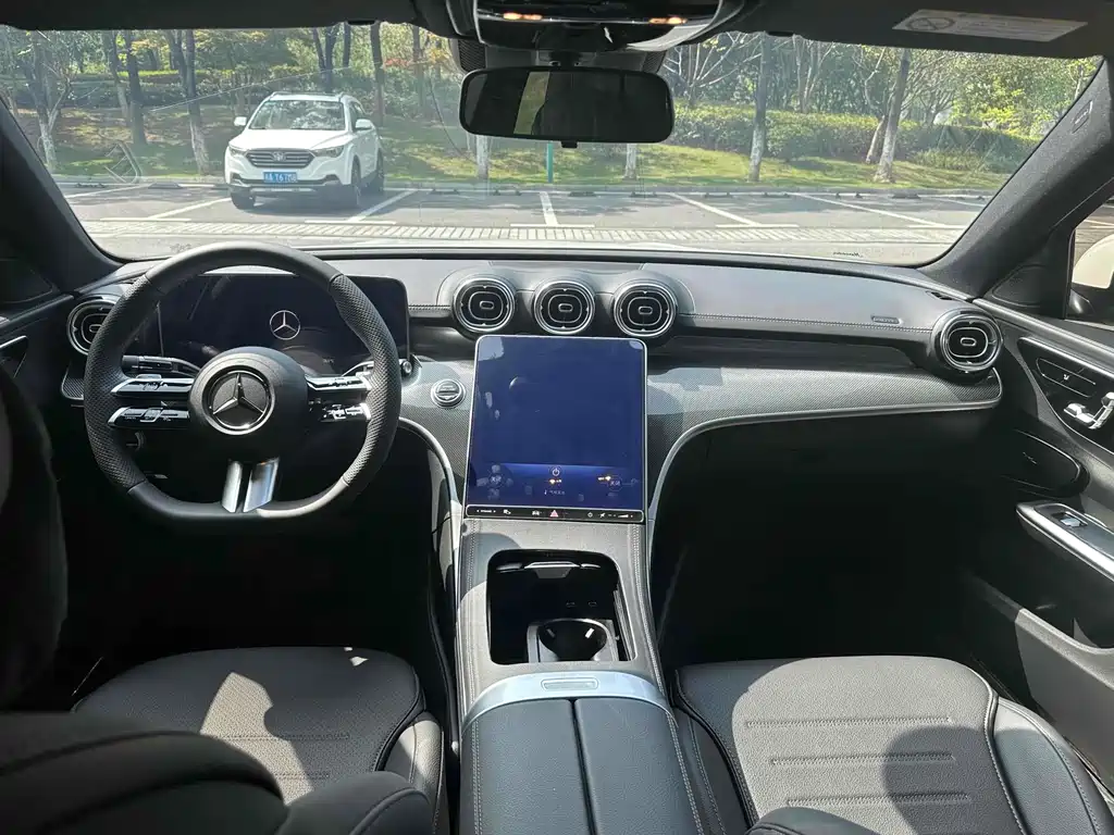 Mercedes-Benz C-Class 2023