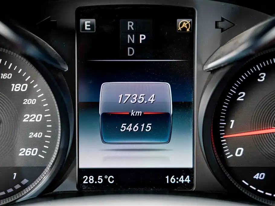 Mercedes-Benz C-Class 2018 — фото 16