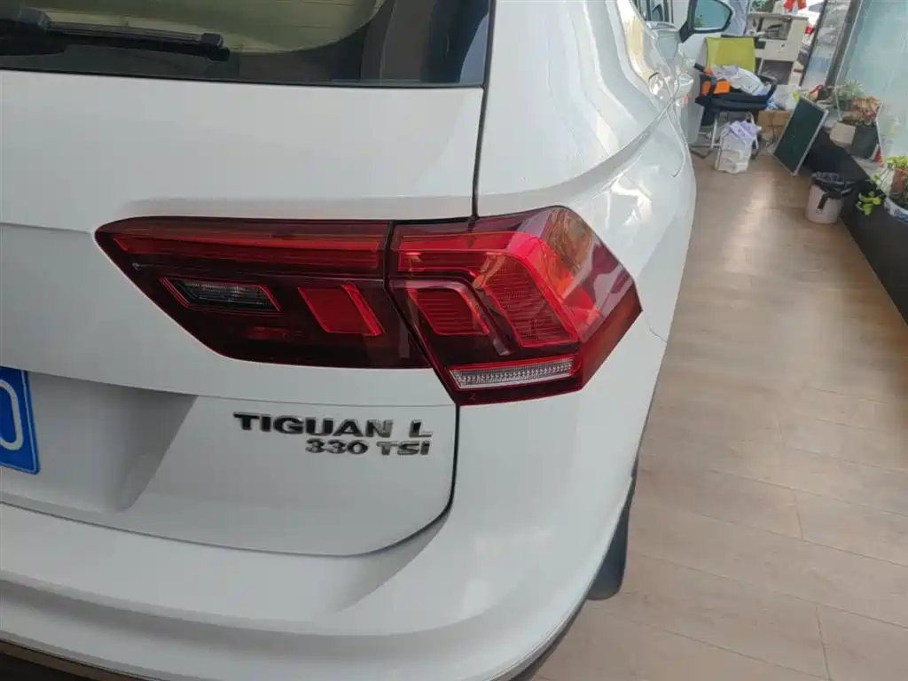 Volkswagen Tiguan L 2017 — фото 8