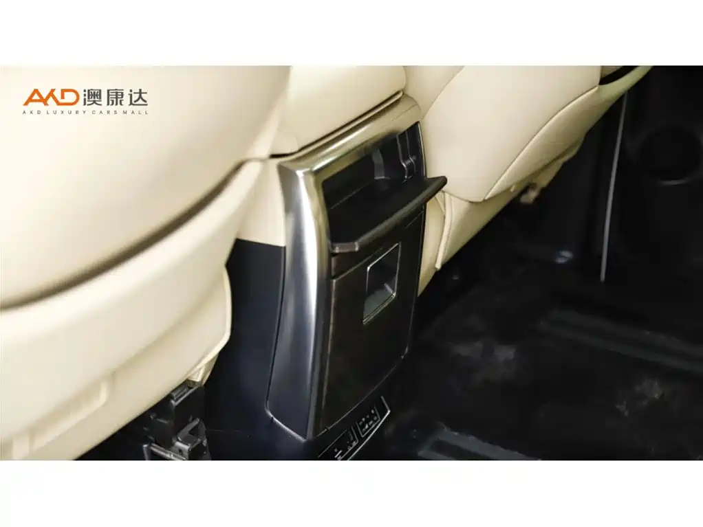 Toyota Alphard 2023 — фото 10