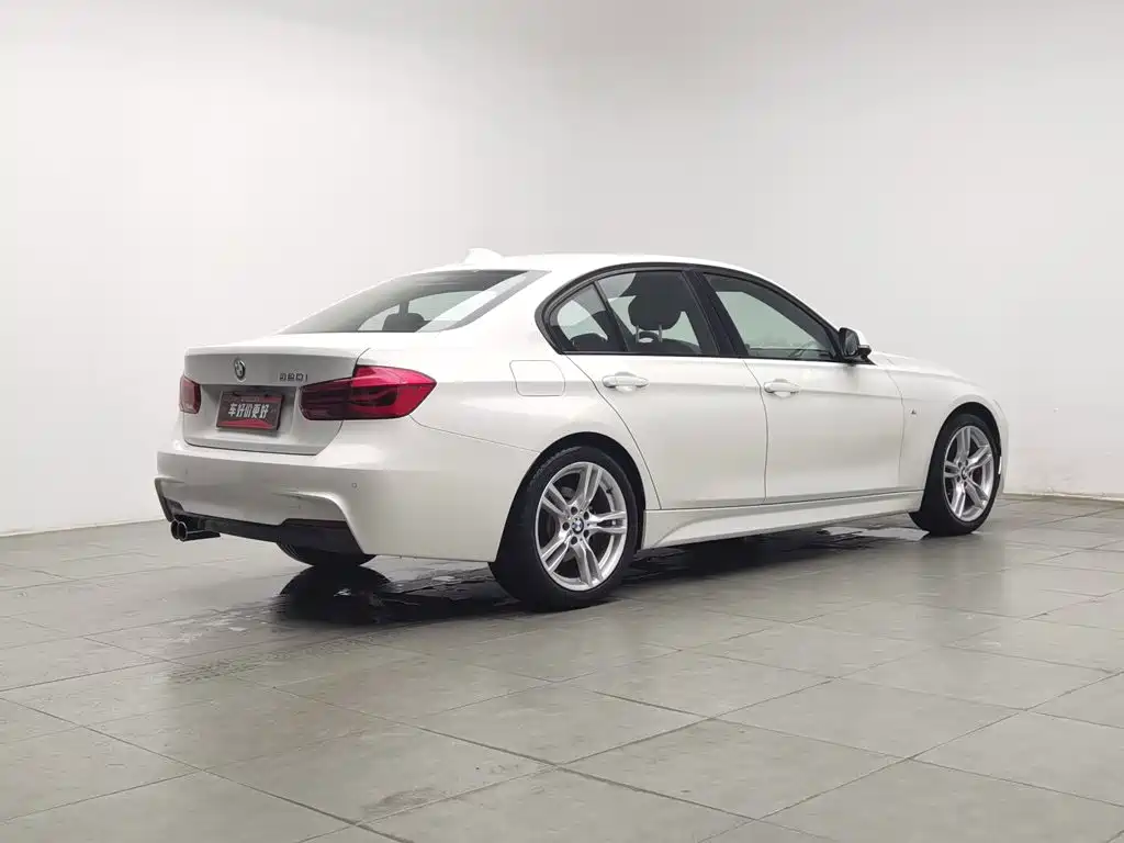 BMW 3 Series 2018 — фото 2