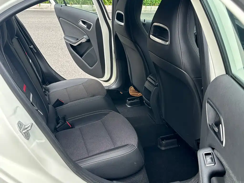 Mercedes-Benz A-Class 2013 — фото 10