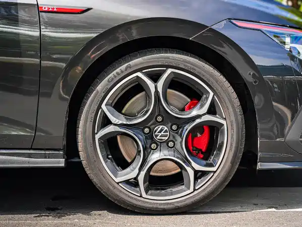 Volkswagen Golf GTI 2023
