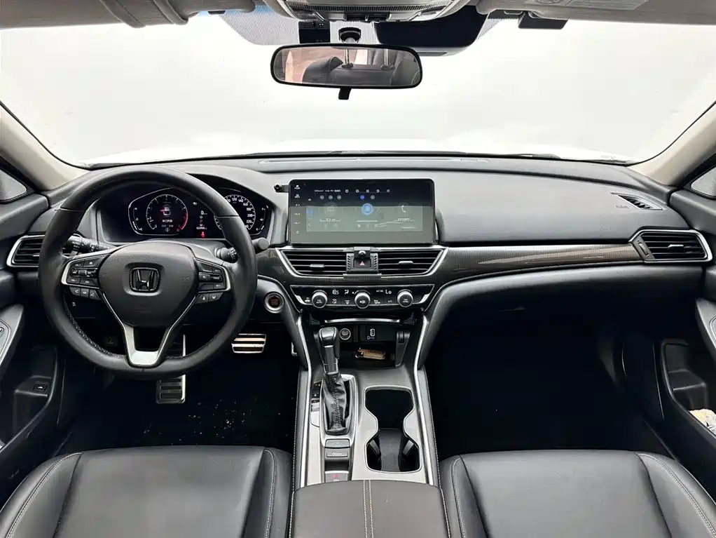 Honda Accord 2022 — фото 10