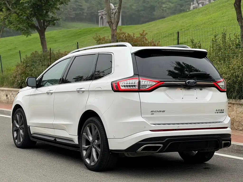 Ford Edge 2018 — фото 4
