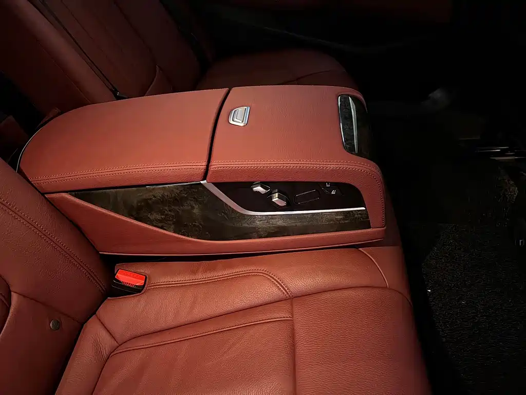 BMW 5 Series 2020 — фото 13