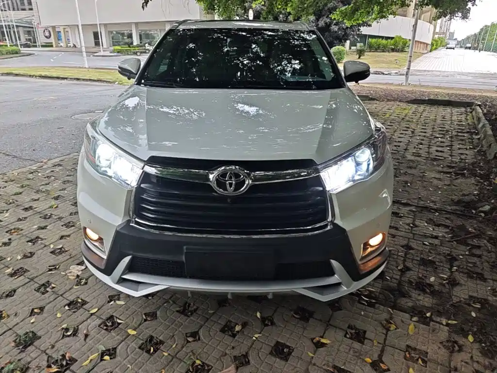 Toyota Highlander 2015 — фото 3