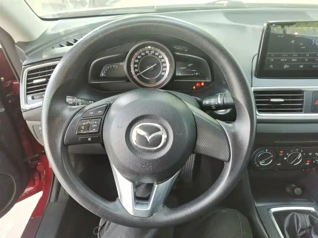 Mazda 3 Axela 2015 — фото 11