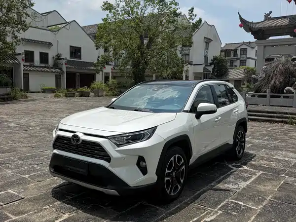 Toyota RAV4 2021