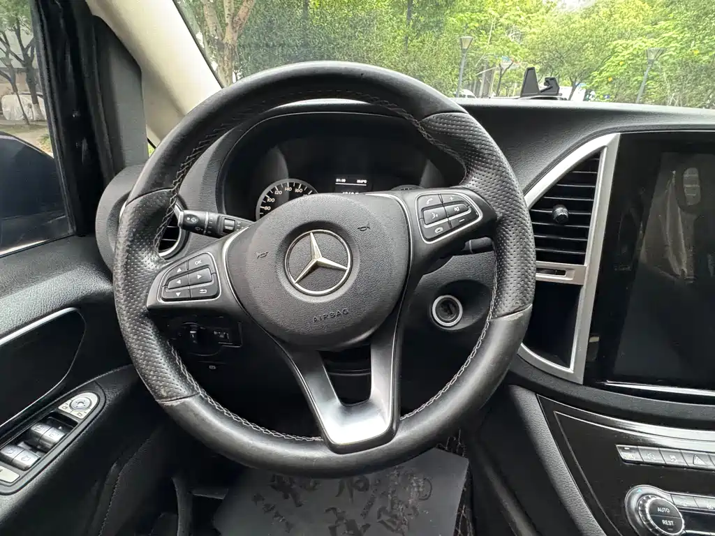 Mercedes-Benz Vito 2018 — фото 16