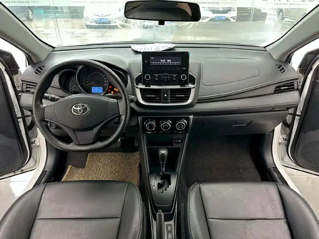 Toyota Yaris L 2020