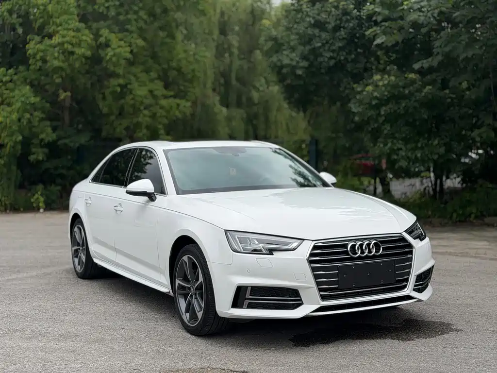 Audi A4L 2020