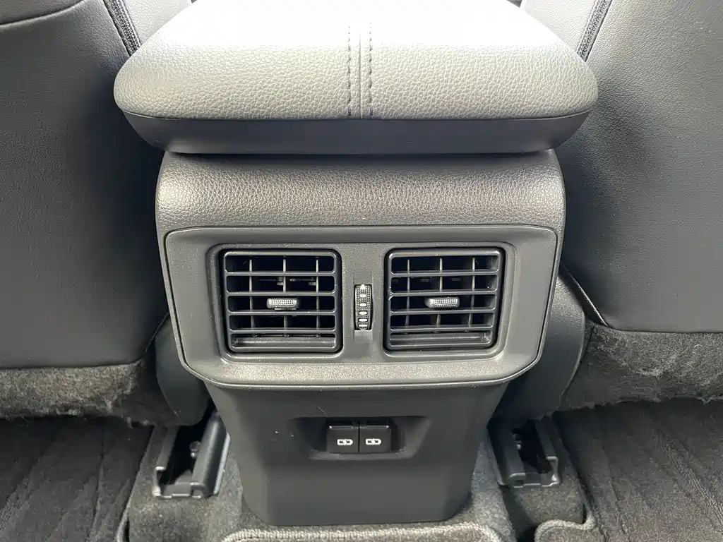 Toyota Wildlander 2023 — фото 12