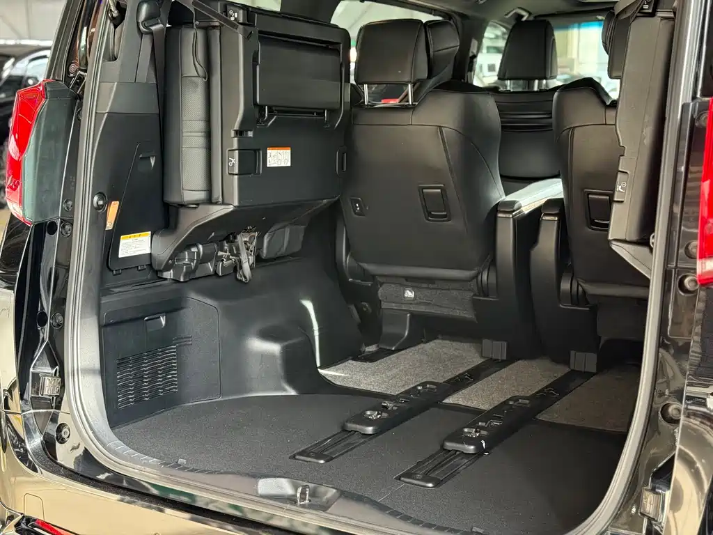 Toyota Alphard 2019 — фото 22