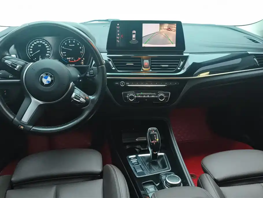 BMW 1 Series 2022 — фото 12