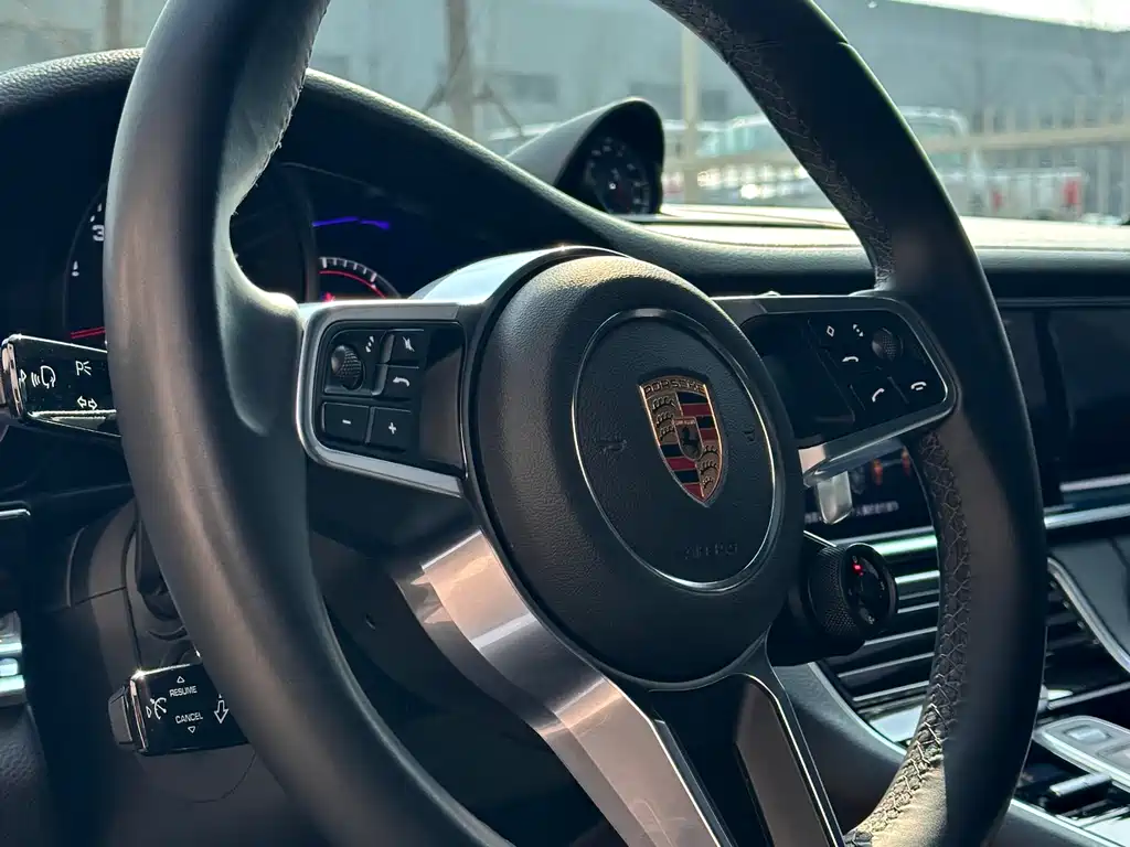 Porsche Panamera 2020 — фото 15