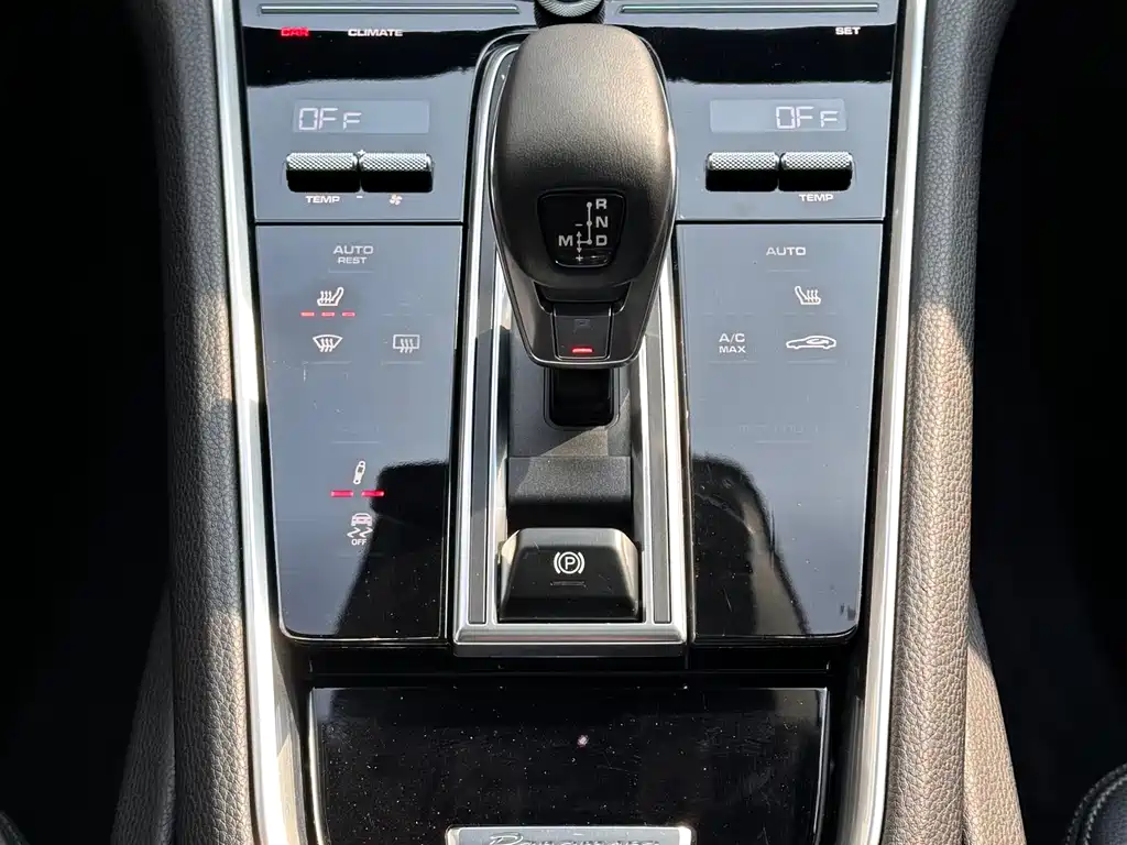 Porsche Panamera 2020 — фото 24