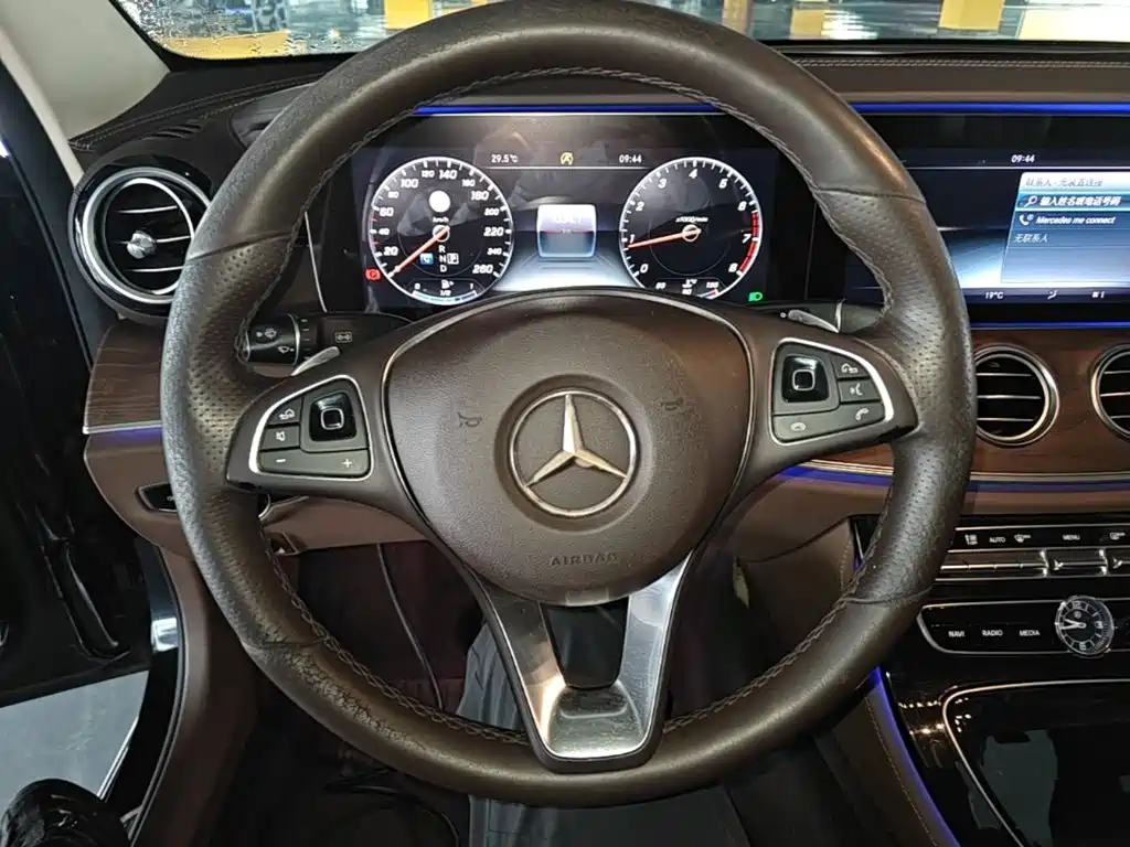 Mercedes-Benz E-Class 2017 — фото 11