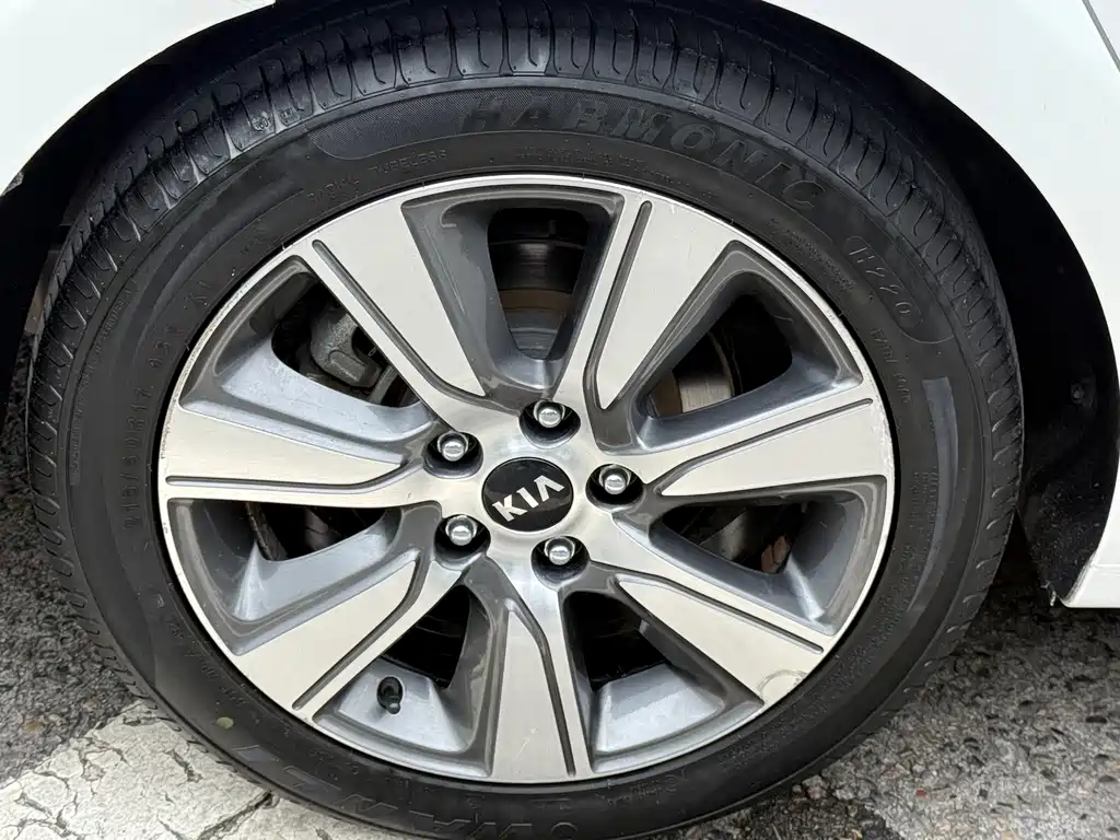 Kia K4 2017 — фото 11