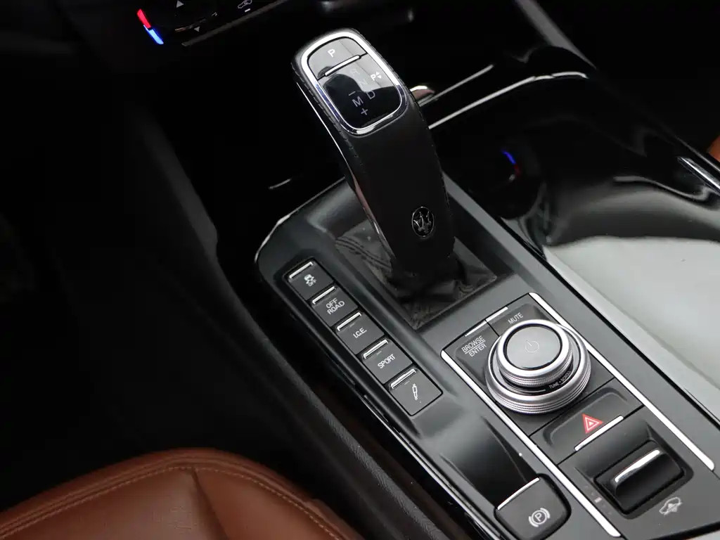 Maserati Levante 2022 — фото 14
