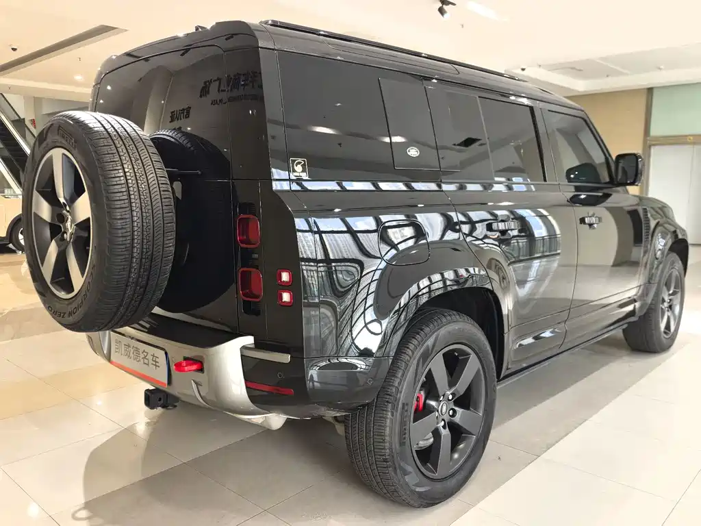 Land Rover Defender 2022 — фото 15