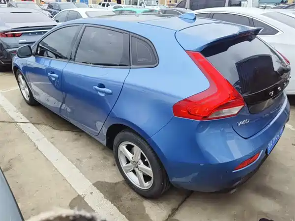 Volvo V40 2016