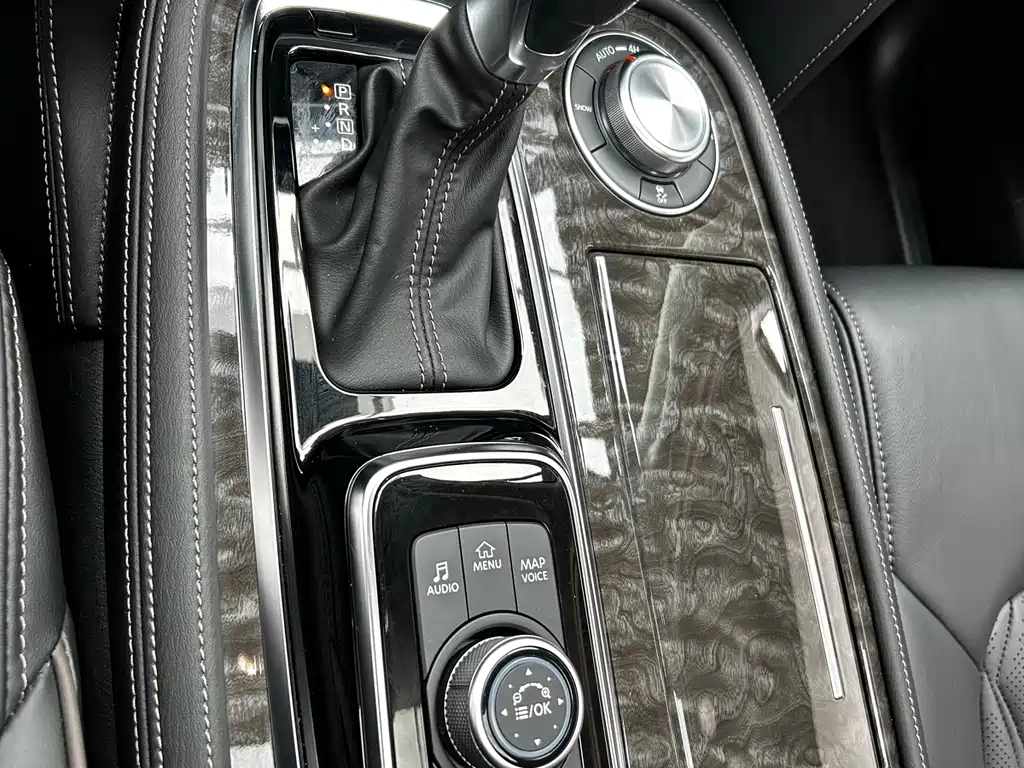 Nissan Patrol 2023 — фото 11